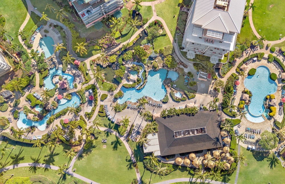 4 separate pools offer plenty of fun for everyone