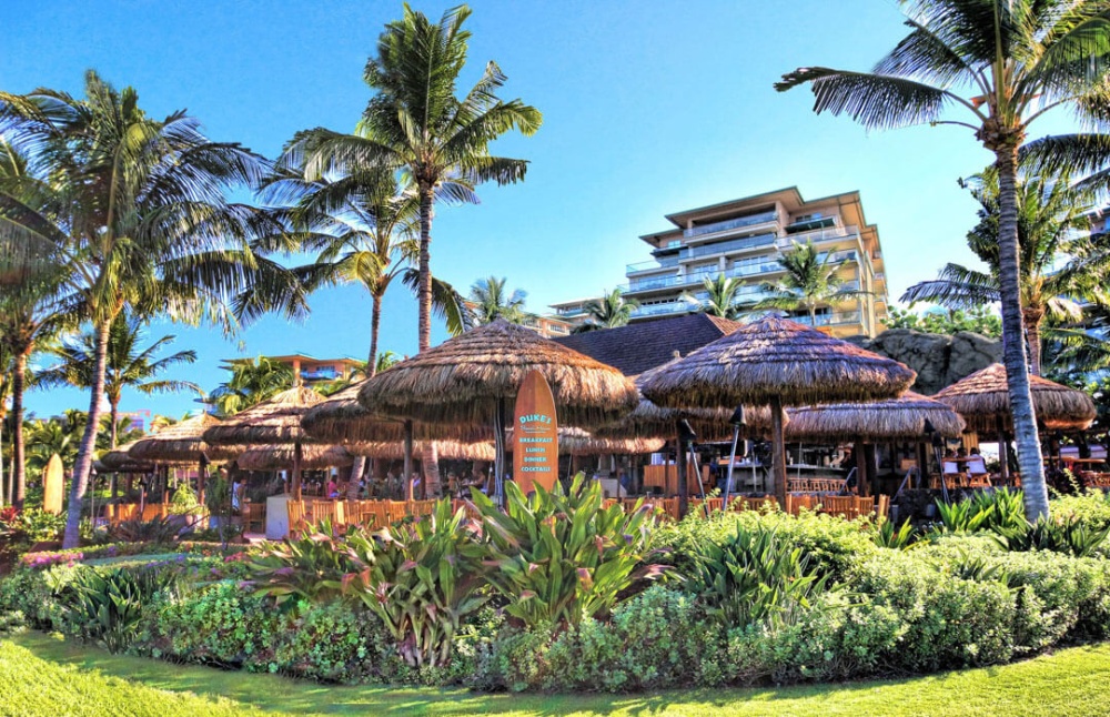 Honua Kai offers beachfront dining at the popular Duke's Beach House Restaurant