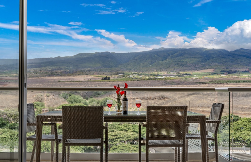 Featuring views of the lush West Maui Mountains