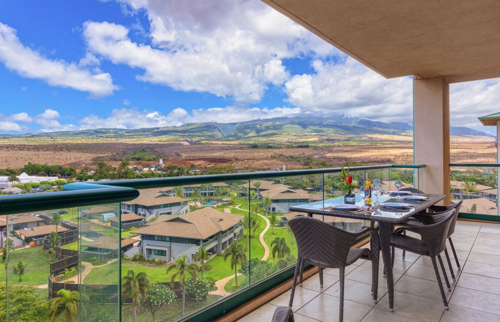 Offering expansive vistas of the West Maui Mountains