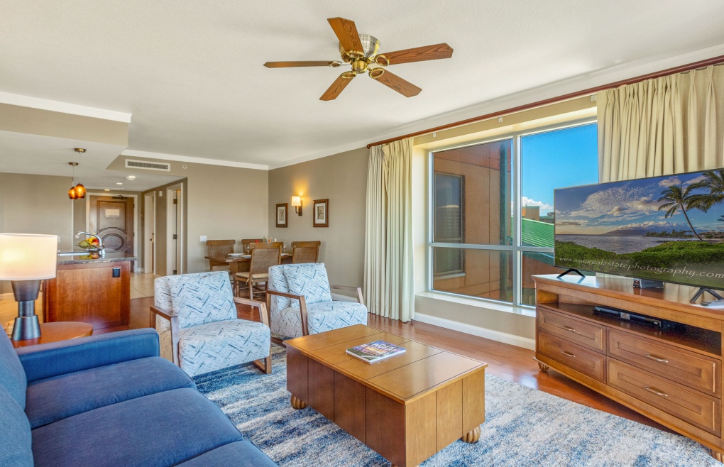 With an abundance of natural light and privacy to enhance your Maui experience