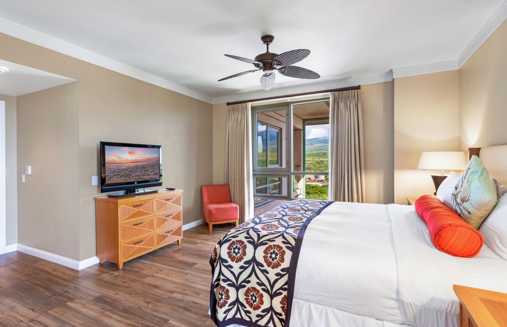The guest bedroom offers a king size bed
